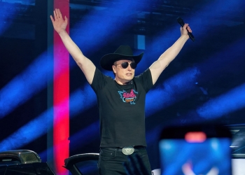 马斯克收购推特再遇挑战！这次是佛罗里达州退休基金会出手