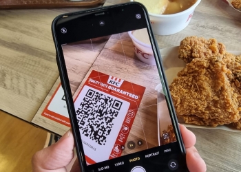 对买到的KFC炸鸡不满意 可扫描二维码更换！