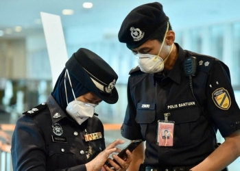 被警察要求检查手机？勿慌，律师教你这样应对！