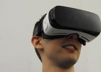 苹果即将发布元宇宙头显设备？