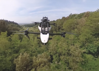 通勤新选择？瑞典研发飞行车Jetson One