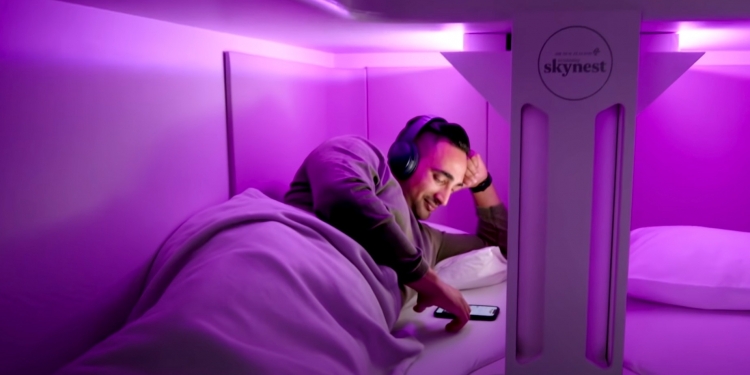 纽航推经济舱共享床位 但每名乘客仅限用4小时