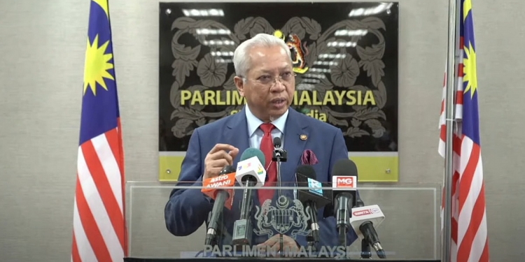 大专生下月可获平板电脑 通讯部长：804公布细节