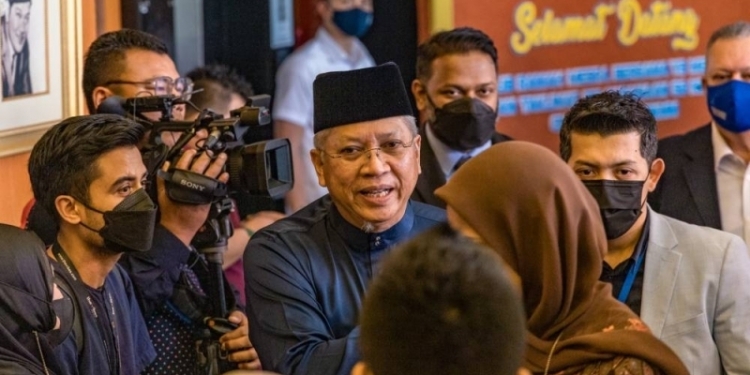 通讯部长：预计9月份提供5G网络服务