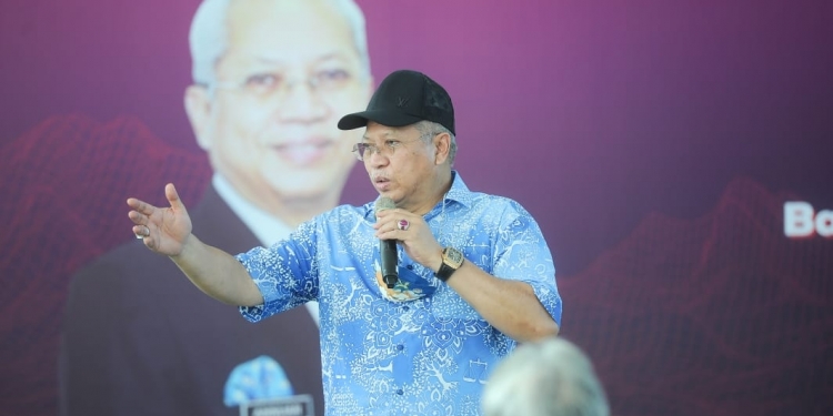 全马包括乡区1000间学校 通讯部长：预计今年杪获5G服务