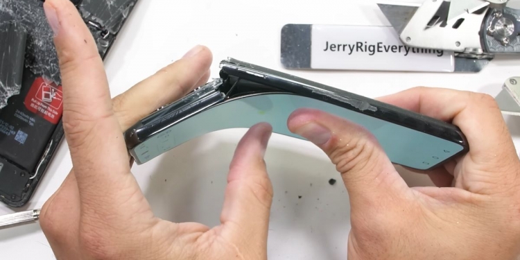 网曝OnePlus 10T可徒手折断 OnePlus澄清已通过耐用测试