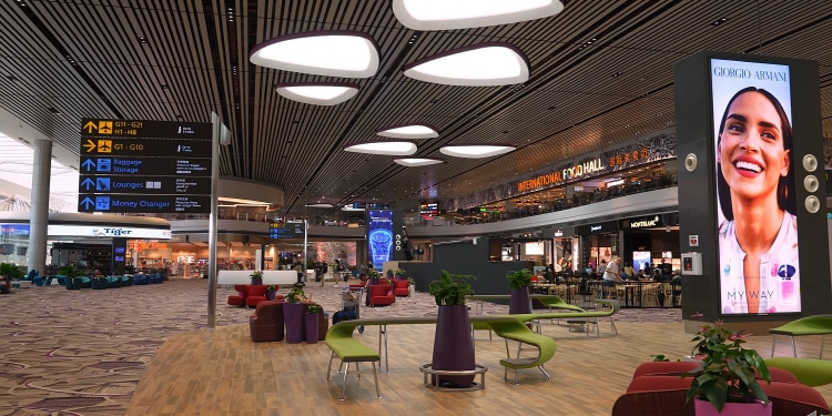 绿植加科技化 狮城樟宜机场第四航厦看点多