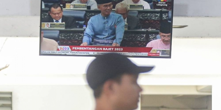 2023经济适中增长料介于4至5% 财长：财案贯彻3r元素应对挑战