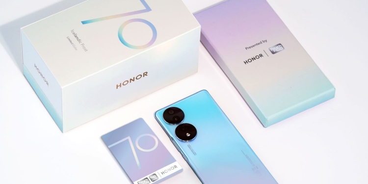 购Honor 70“冰岛幻境”版 赠独家TNG卡