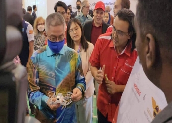 Meraque发明“无人机教育套件” 让孩子学组装、编码及飞行