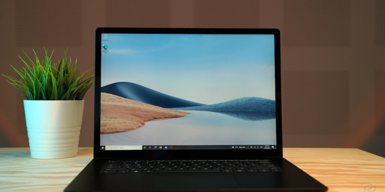 国阵公布竞选宣言 扎希：B40学生获赠笔电免费上大学