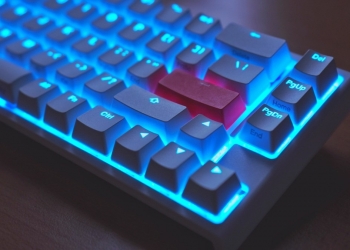 与Keychron合作！ OnePlus首款机械键盘1215亮相