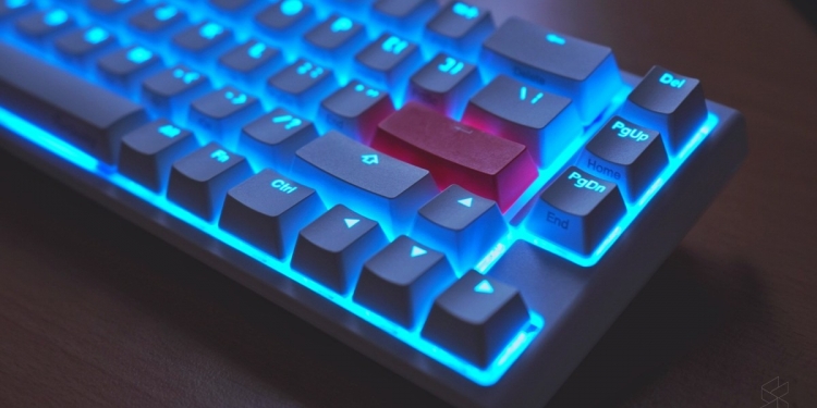 与Keychron合作！ OnePlus首款机械键盘1215亮相