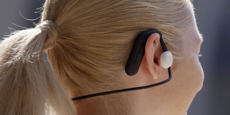 为跑步者而设 索尼Float Run挂耳式无线立体声耳机5月开卖