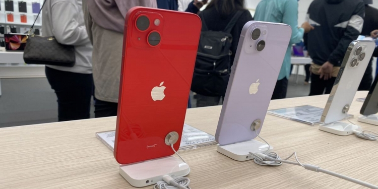 创2013年以来新低！IDC：2022年全球手机出货量降11.3%