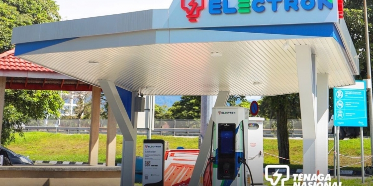 免费充180kW！ 国能打巴R&R电动车充电站试跑