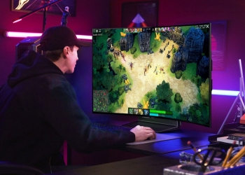 LG OLED Flex：全球首款可弯曲42寸OLED屏幕 开放预购！