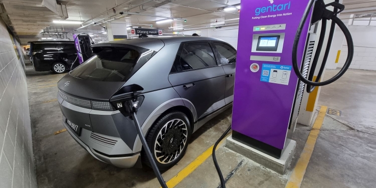 电动车及混合动力车买家注意!Maybank推出综合贷款方案