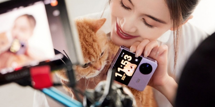 Vivo首款翻盖手机即将亮相！X Flip外观抢先看