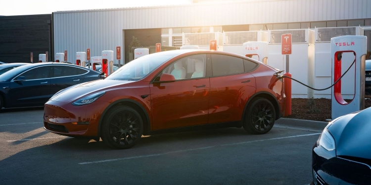 特斯拉2026前 需在我国装50个超级充电器