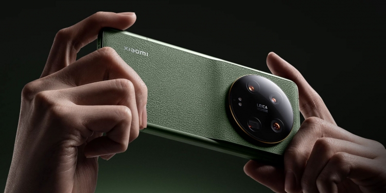 小米13 Ultra：神似相机的旗舰版手机