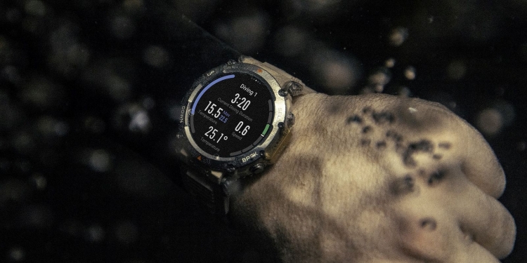 可续航20天 运动智能手表Amazfit T-Rex Ultra亮相