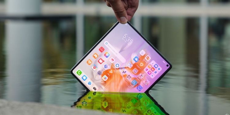 售RM8888！华为Mate X3折叠手机开卖