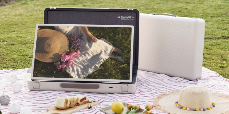 露营野餐户外娱乐必备！LG StanbyME Go便携智能显示器亮相