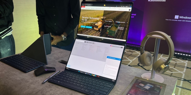 全球首款双OLED屏幕笔电 联想Yoga Book 9i售价RM9499