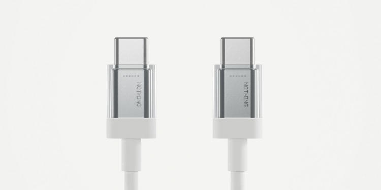 太酷了！ Nothing Phone (2) 充电线插头也半透明