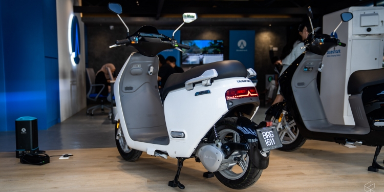 用0% Easy Pay购买Blueshark R1 每月最低RM120