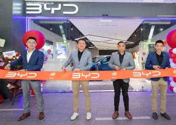 比亚迪于槟合您广场和新山谷中城广场 开汽车陈列室