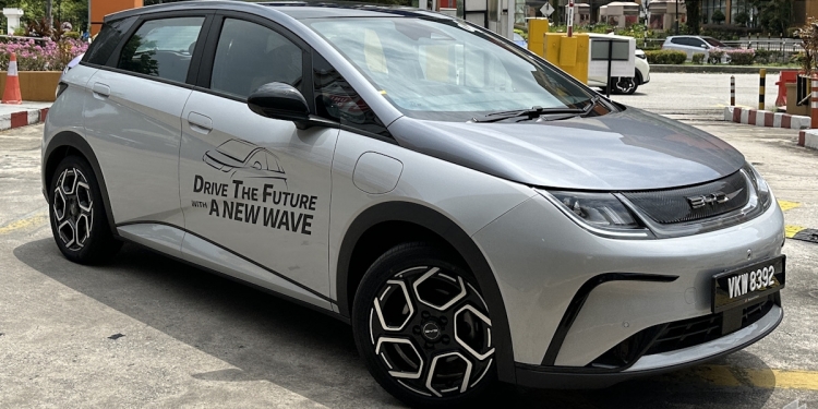 大马BYD Dolphin标准版和增程版 两款差价RM2.5万！