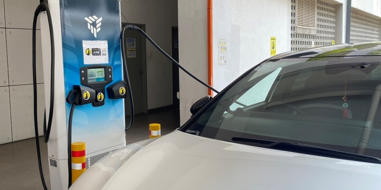 828起有优惠！One South Street Mall装Kuro EV首个充电器 