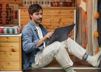 配备可折叠屏幕！三合一笔电HP Spectre Foldable PC登场