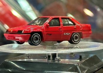 传黄牛党高价卖宝腾赛佳风火轮模型车