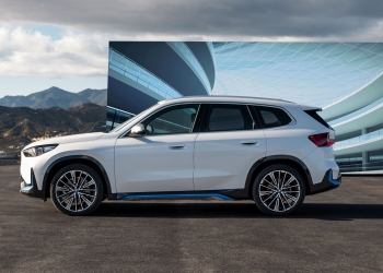 iPhone 15传灾情！ BMW无线充电器致NFC支付故障