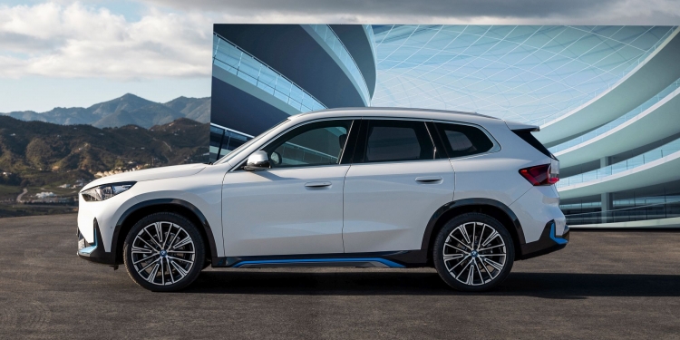 iPhone 15传灾情! BMW无线充电器致NFC支付故障