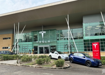 提供一站式体验！ 赛城特斯拉中心启用