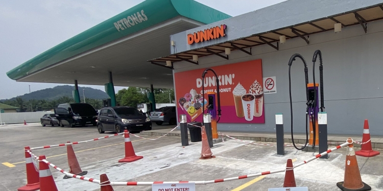 南北大道休息站Petronas充电桩 将提升成直流快速充电