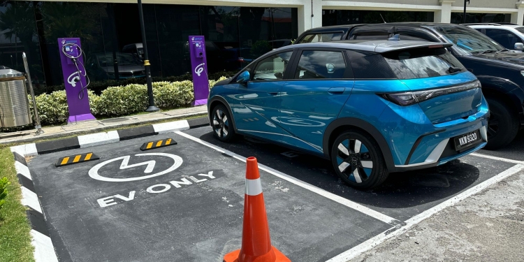 为何BYD Dolphin和Atto 3的充电时间那么久？