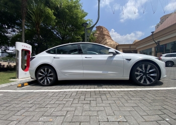 升级版Tesla Model 3 Performance明年初亮相！