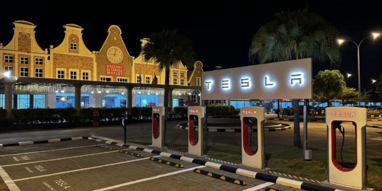 就在爱法摩沙名牌商城!大马第四个特斯拉超级充电站现已开放!