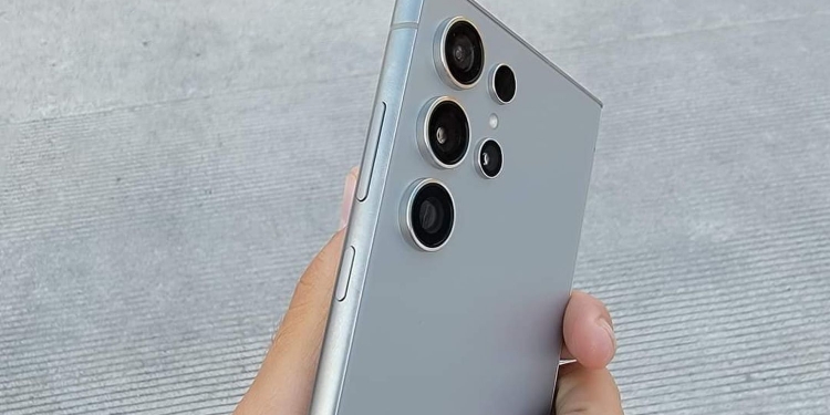 三星下一代旗舰智能手机Galaxy S24 Ultra外形曝光？