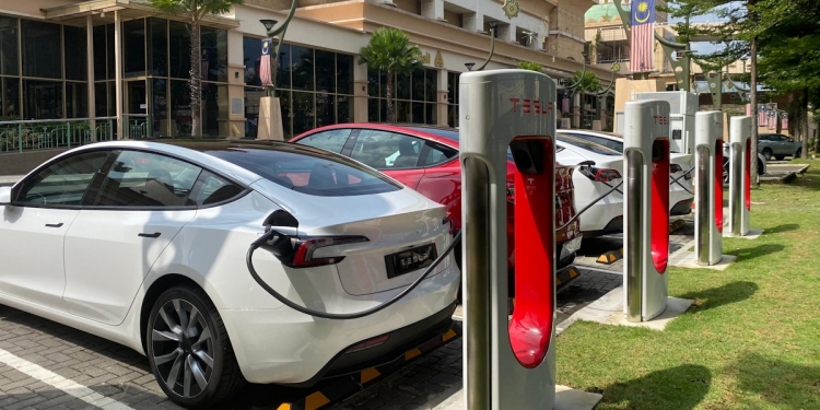 就在爱法摩沙名牌商城！大马第四个特斯拉超级充电站现已开放！