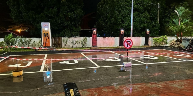 直流和交流充电桩都有！JomCharge在太平部署电动车充电站