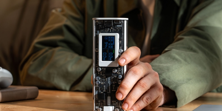 造型独特！Shargeek 170充电宝搭载“电动车级”电池