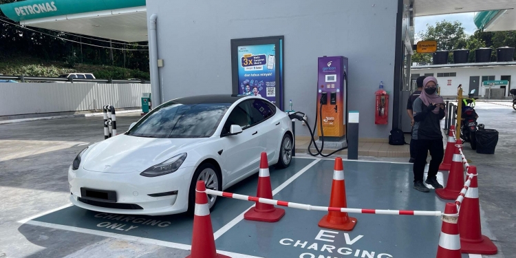 Gentari在马石油霹雳河休息站设180kW直流充电桩