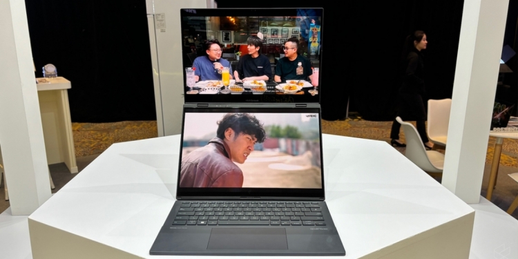 14寸双屏！ Asus Zenbook Duo下月开卖RM9999起