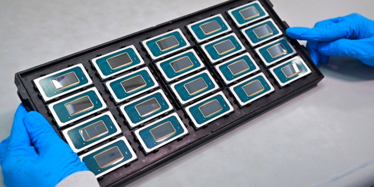 Intel将为微软生产客制化芯片 用途未明